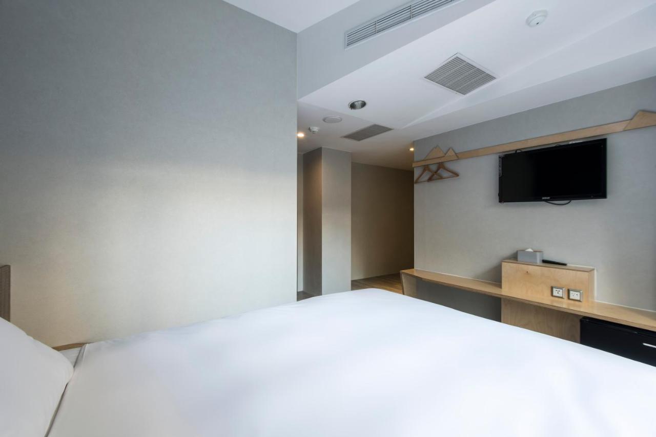 Sparrow Hotel Taizhong Zewnętrze zdjęcie